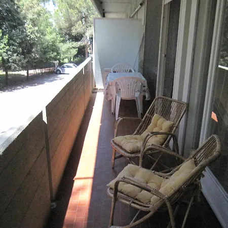 公寓 Modern Flat With Balcony At Pineta