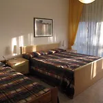 Apartment Modern Flat With Balcony At Pineta *