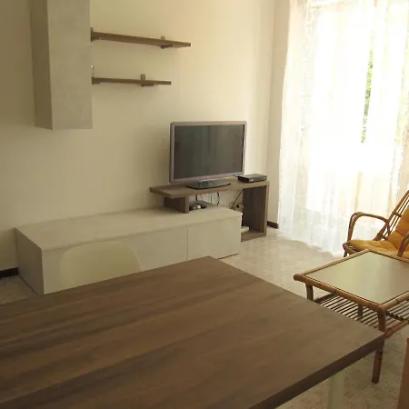 公寓 Modern Flat With Balcony At Pineta *