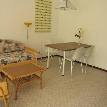 Modern Flat With Balcony At Pineta 公寓 *