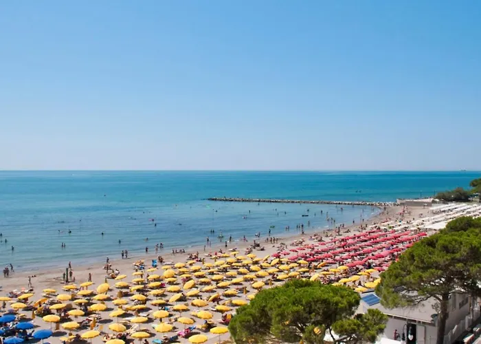 Modern Flat With Balcony At Pineta גראדו