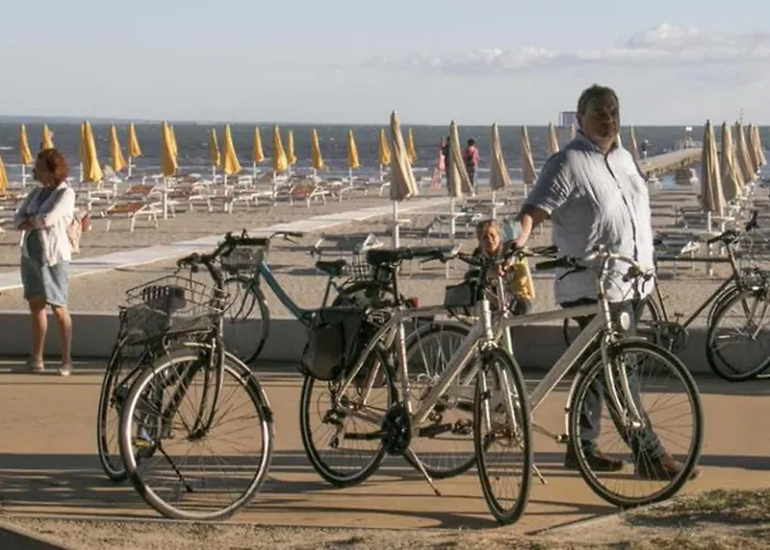 Modern Flat With Balcony At Pineta Apartamento *